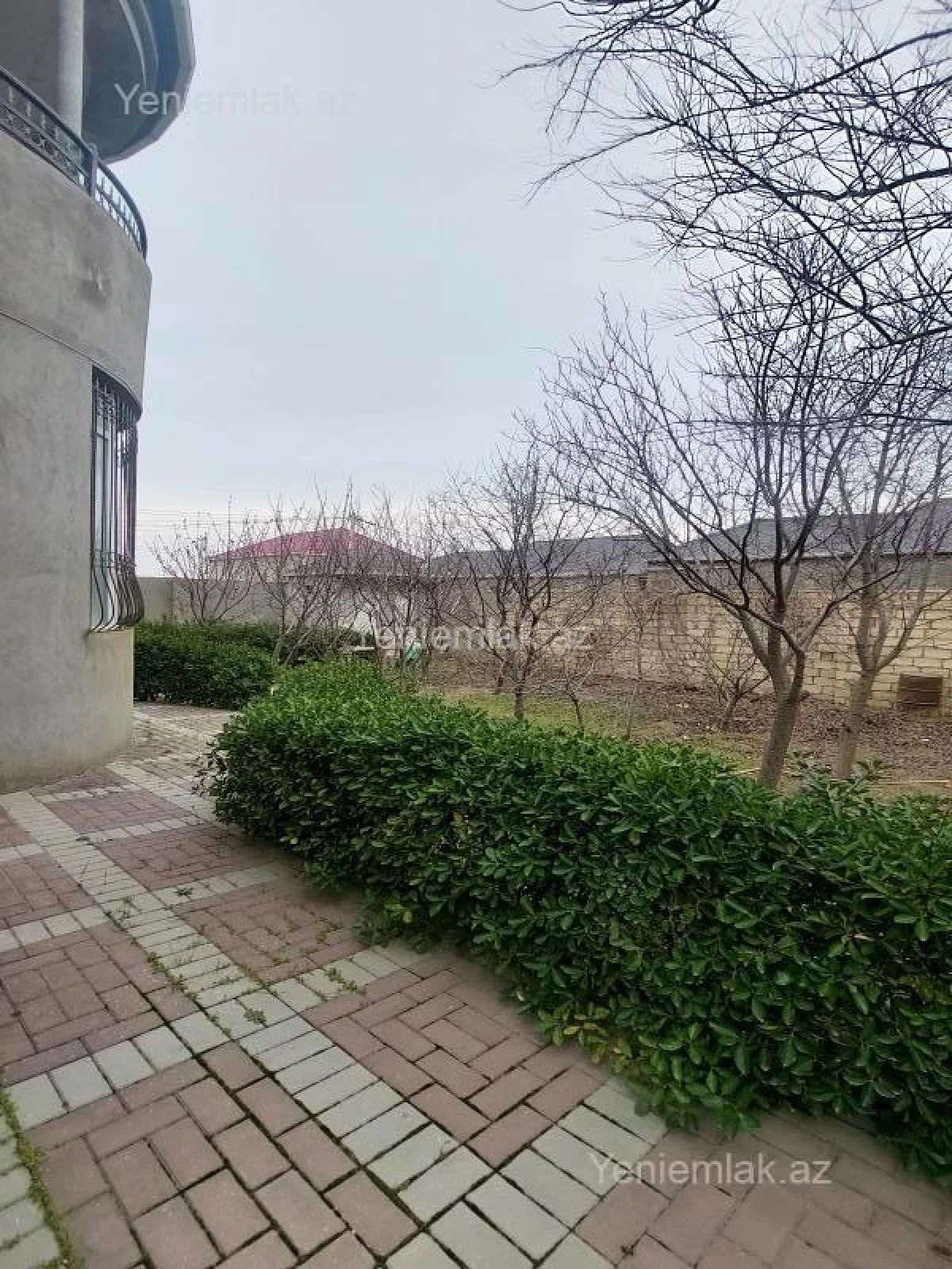 Satılır 5 otaqlı həyət evi 200 m²