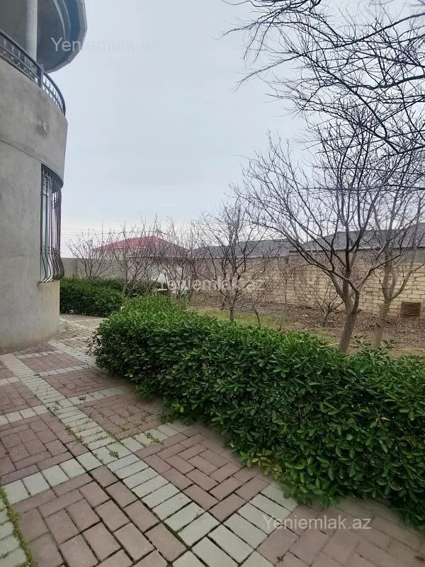 Satılır 5 otaqlı həyət evi 200 m²