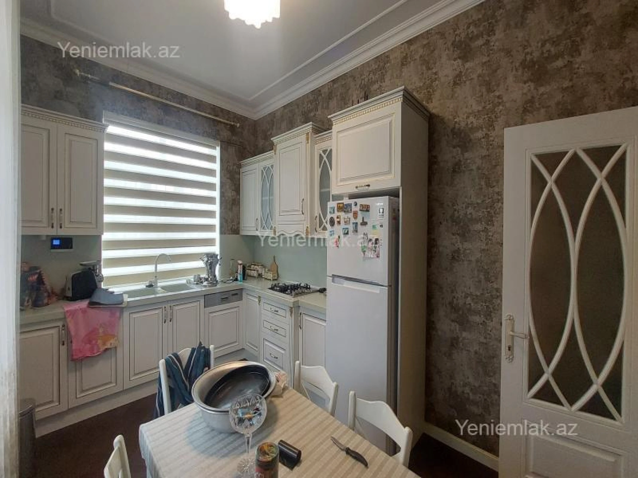 Satılır 5 otaqlı həyət evi 200 m²