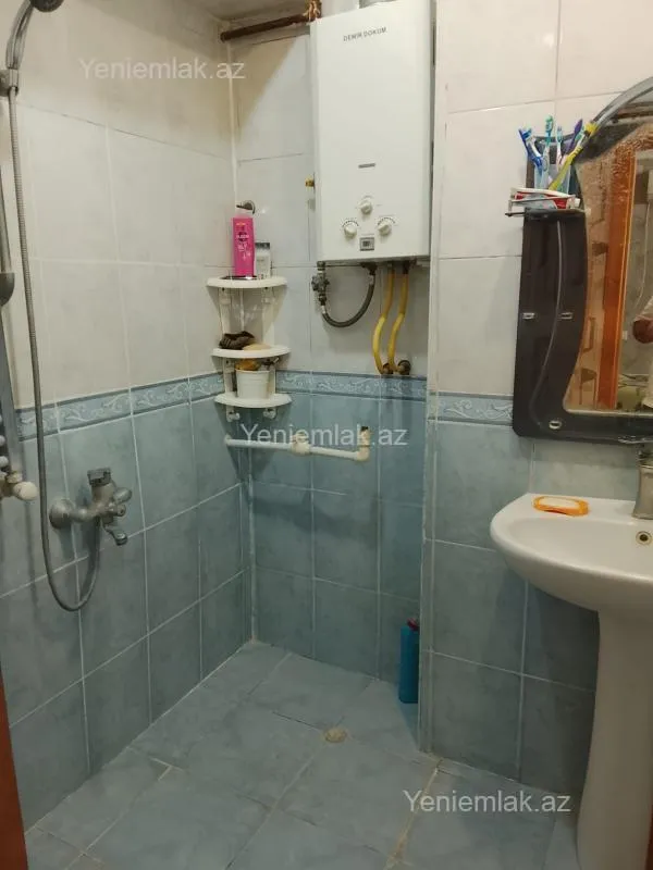 Satılır 1 otaqlı köhnə tikili 55 m²