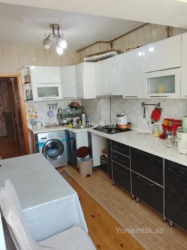 Satılır 1 otaqlı köhnə tikili 55 m²