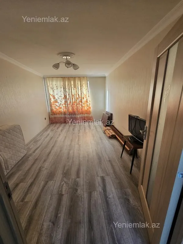 Satılır 2 otaqlı köhnə tikili 50 m²
