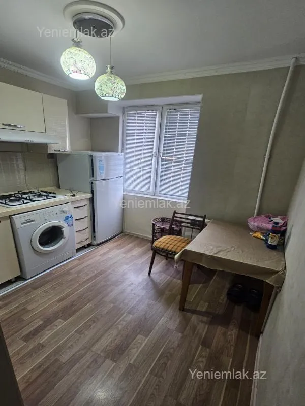 Satılır 2 otaqlı köhnə tikili 50 m²