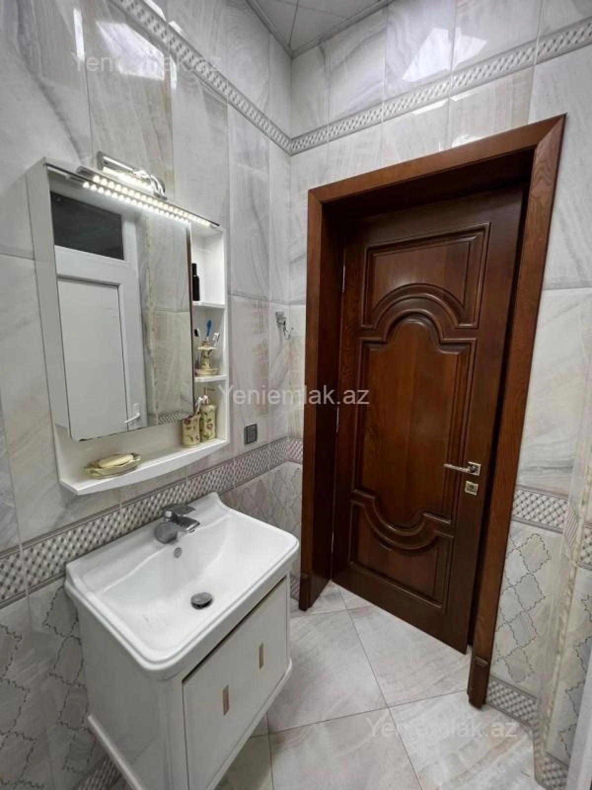 Satılır 6 otaqlı həyət evi 260000 m²