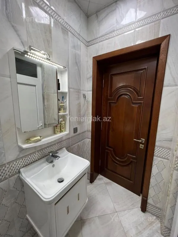 Satılır 6 otaqlı həyət evi 260000 m²