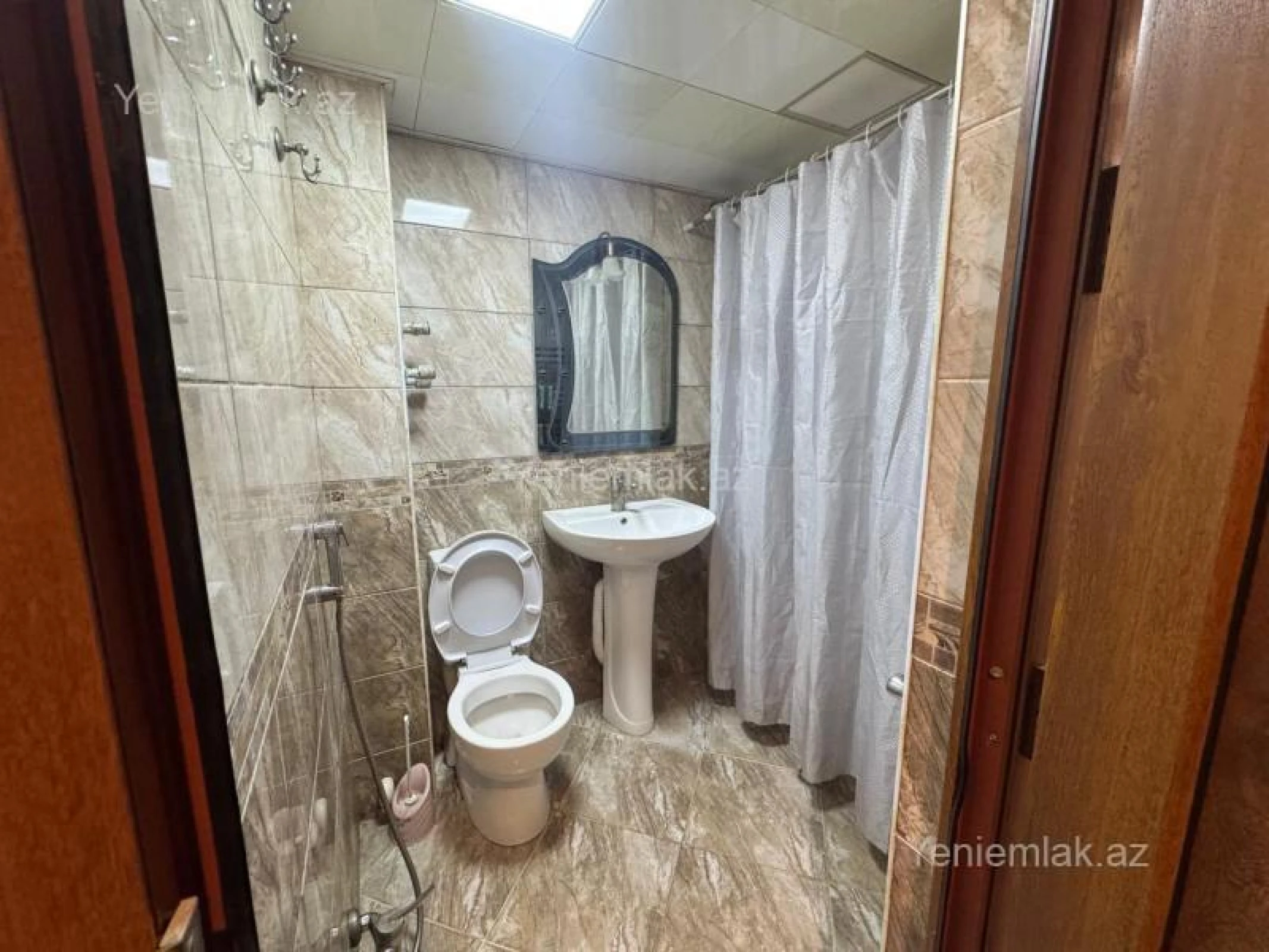 Satılır 1 otaqlı köhnə tikili 45 m²