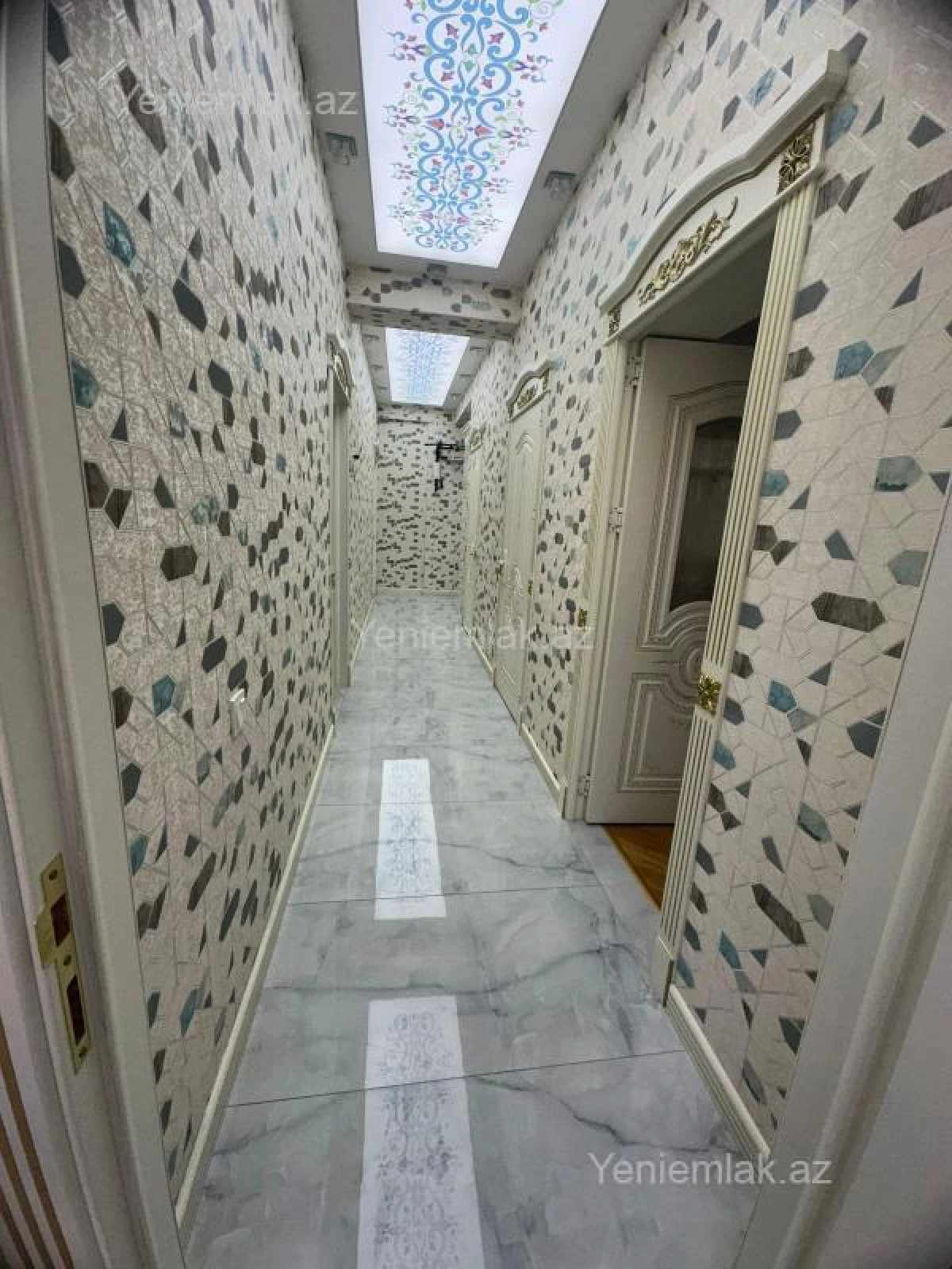 Satılır 3 otaqlı yeni tikili 125 m²