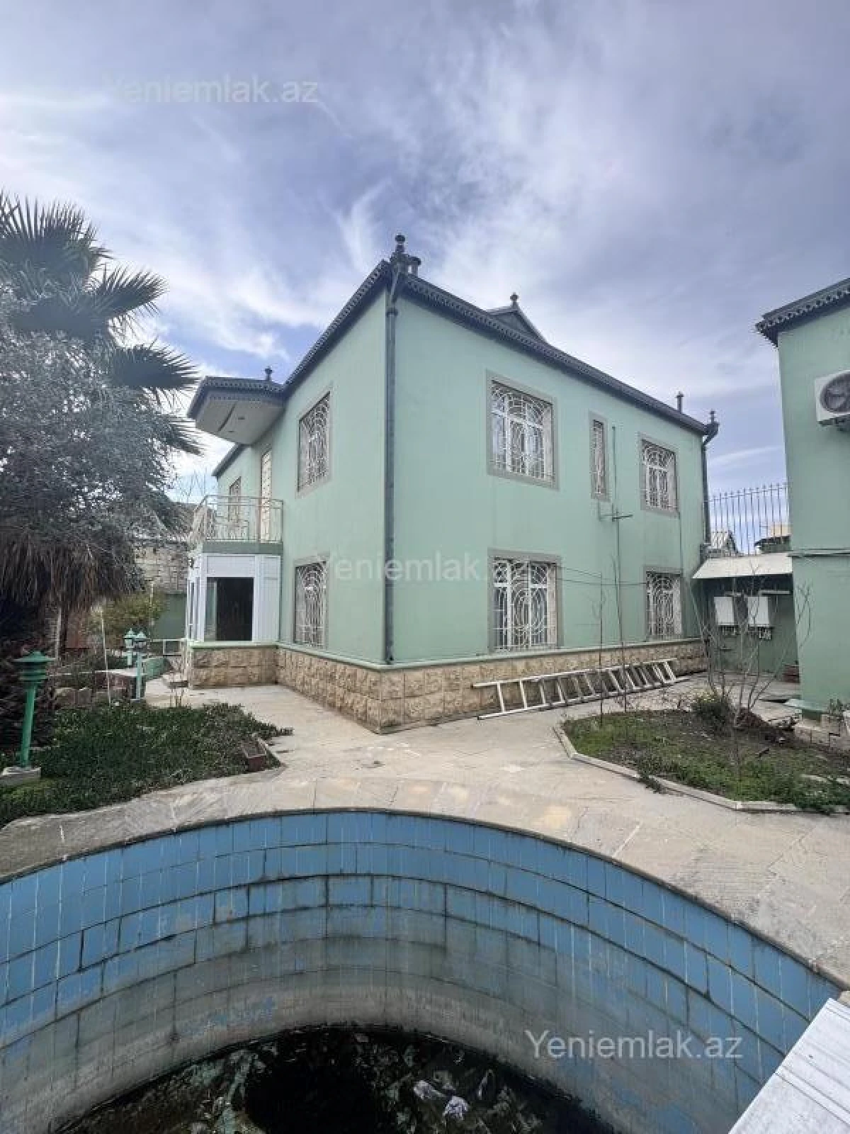 Satılır 5 otaqlı həyət evi 200 m²