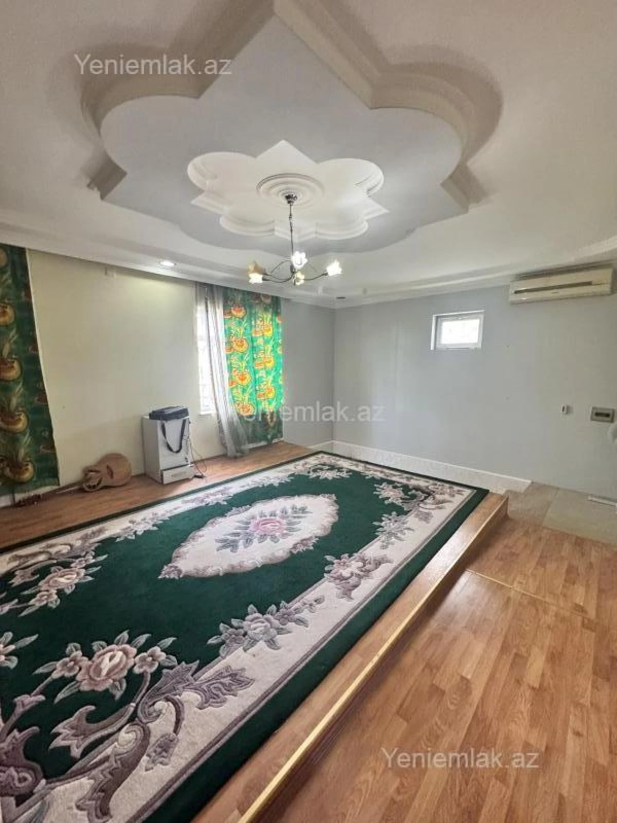 Satılır 5 otaqlı həyət evi 200 m²