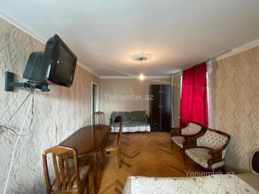 Satılır 1 otaqlı köhnə tikili 33 m²