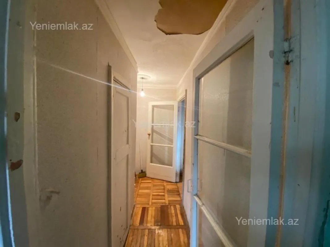 Satılır 1 otaqlı köhnə tikili 33 m²