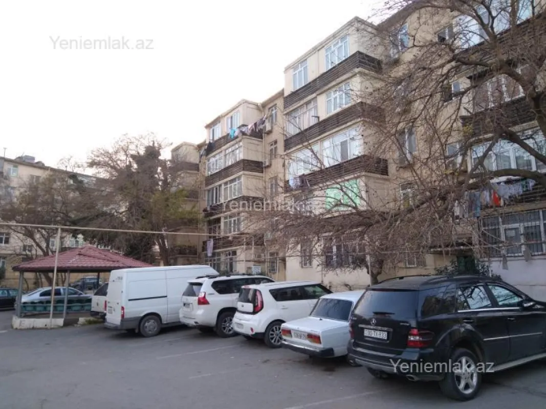 Satılır 1 otaqlı köhnə tikili 33 m²