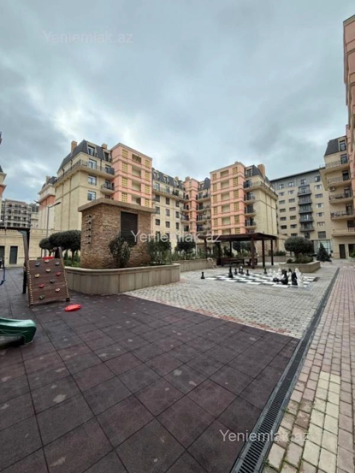 Satılır 5 otaqlı yeni tikili 175 m²