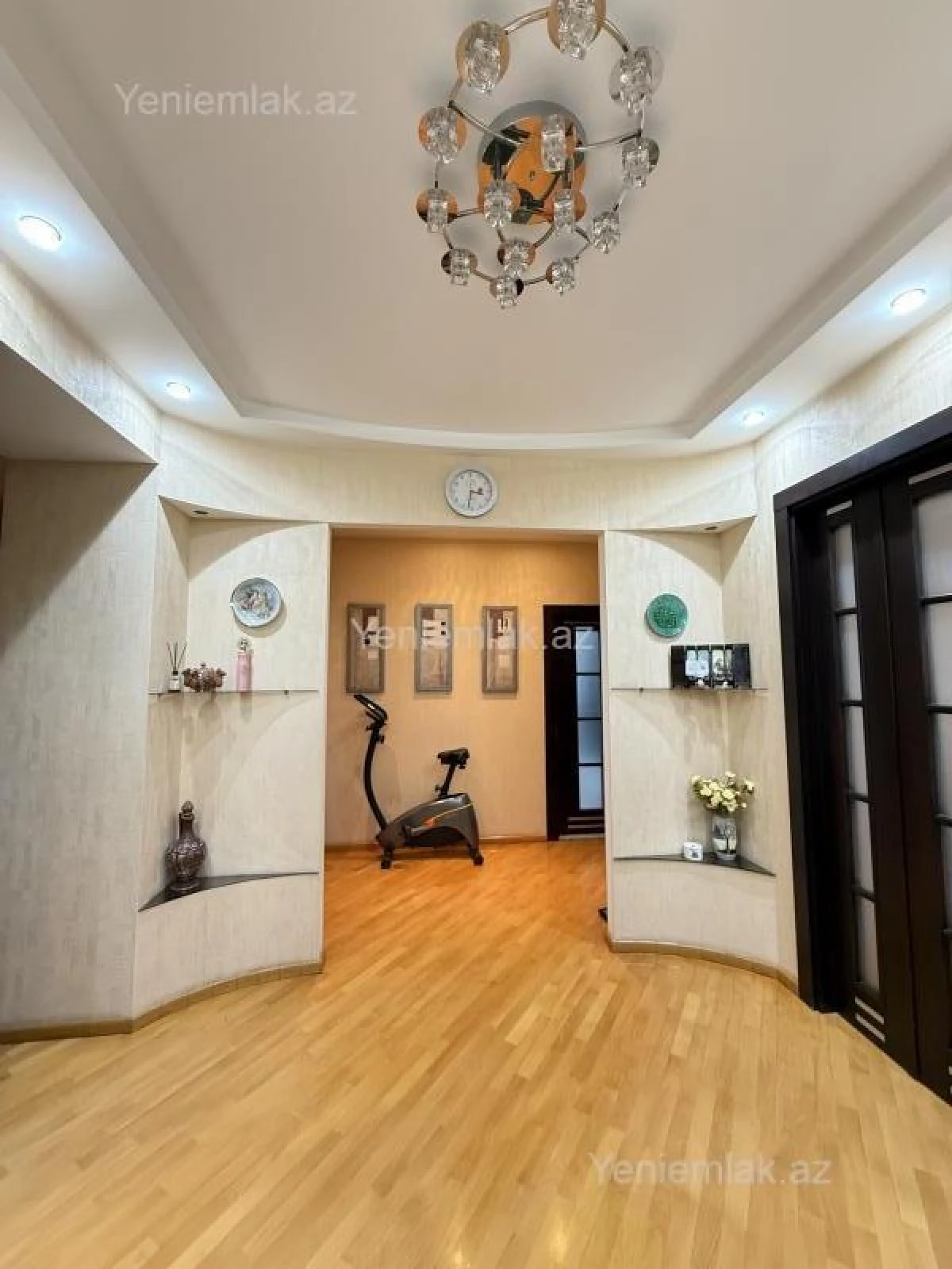 Satılır 4 otaqlı yeni tikili 155 m²