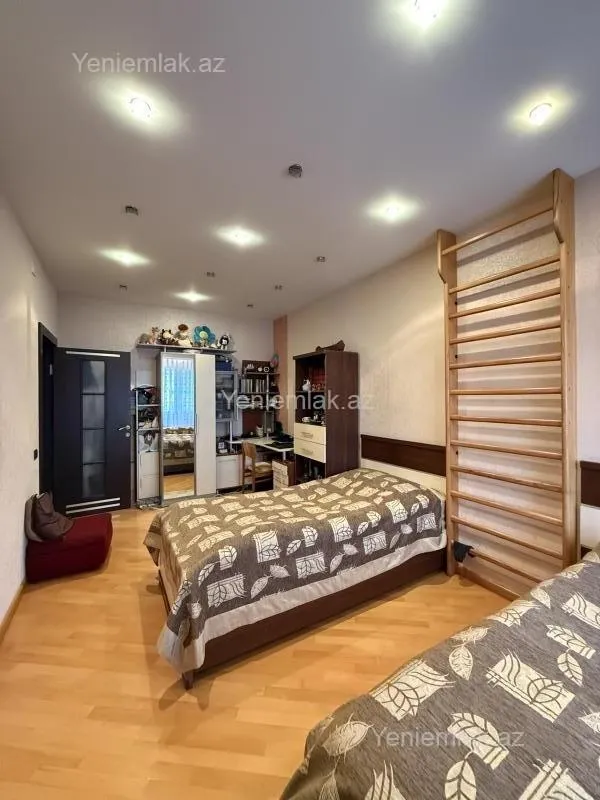 Satılır 4 otaqlı yeni tikili 155 m²