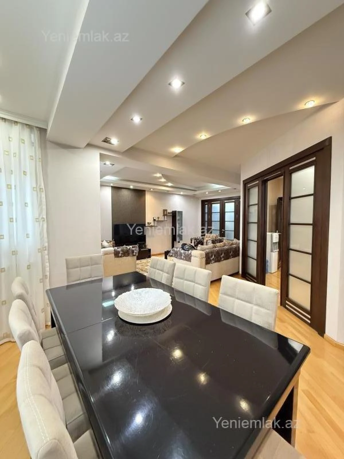 Satılır 4 otaqlı yeni tikili 155 m²