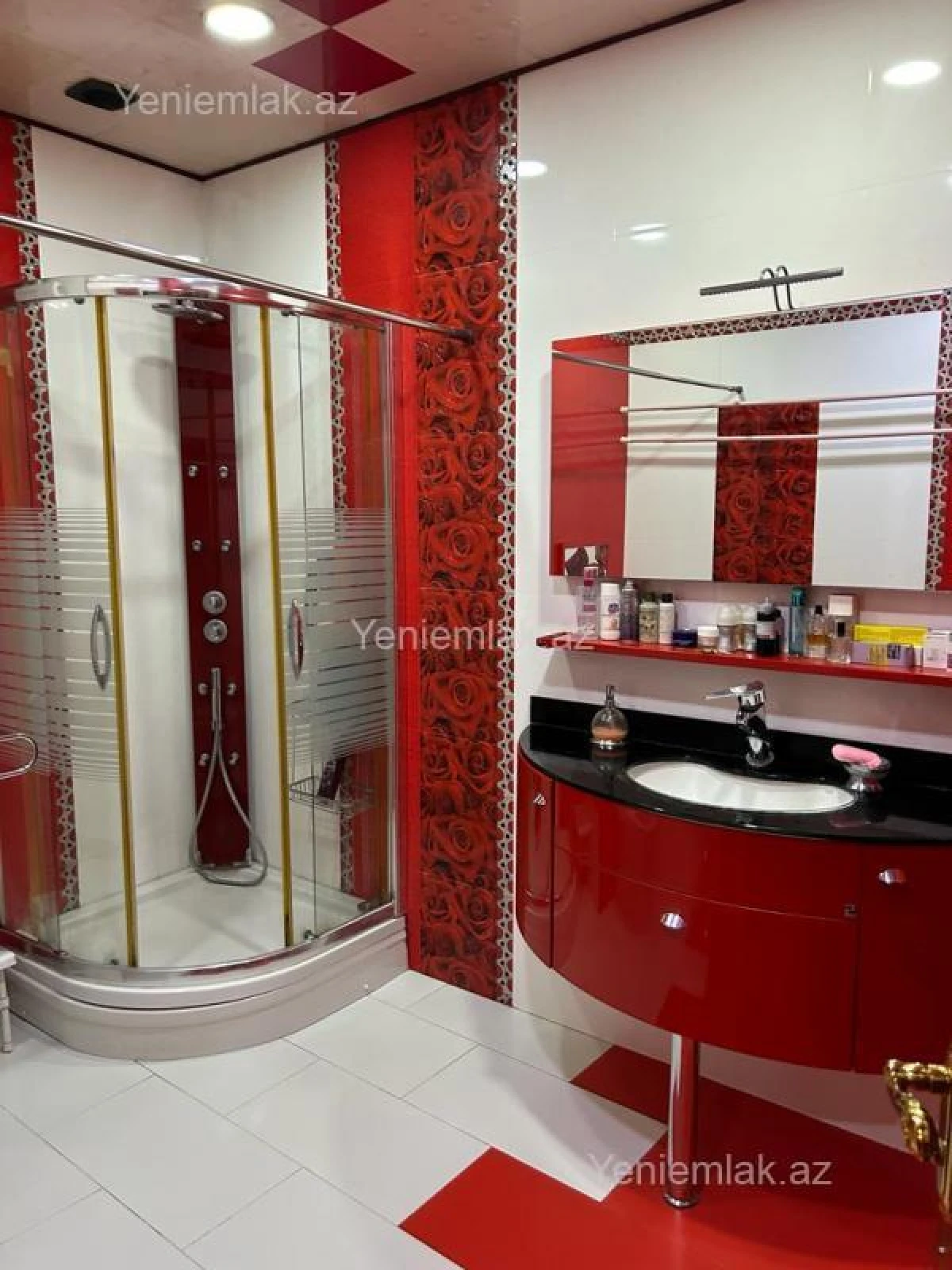 Satılır 3 otaqlı köhnə tikili 95 m²