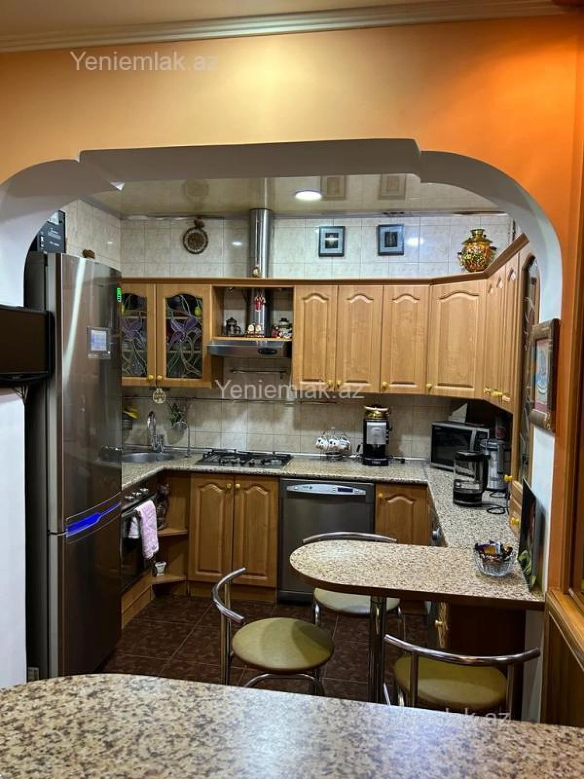 Satılır 3 otaqlı köhnə tikili 95 m²