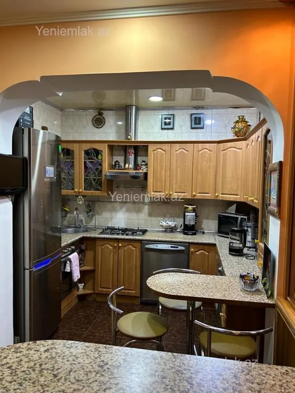 Satılır 3 otaqlı köhnə tikili 95 m²