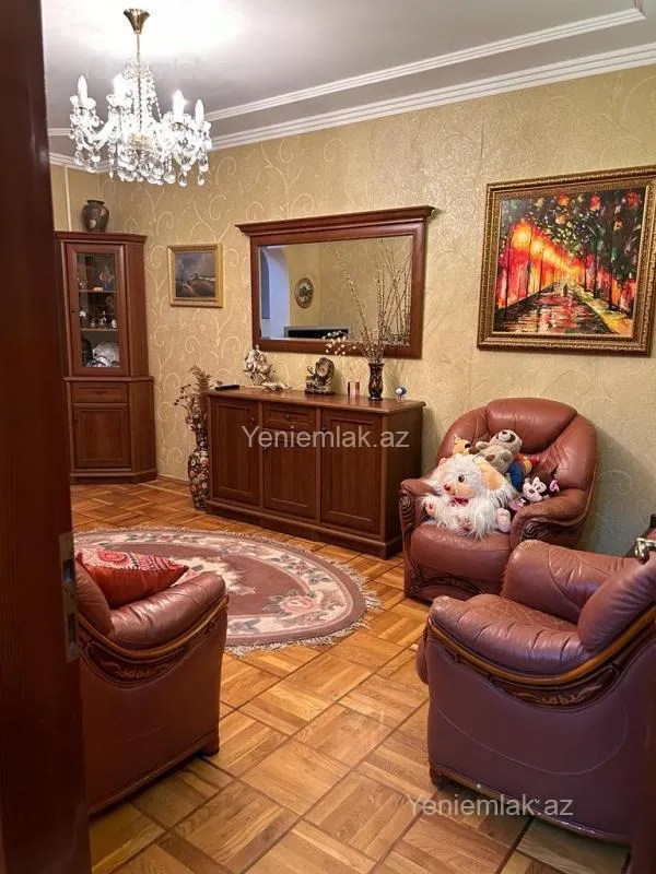 Satılır 3 otaqlı köhnə tikili 95 m²