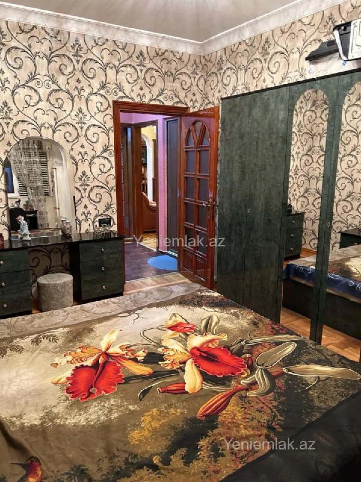 Satılır 3 otaqlı köhnə tikili 95 m²