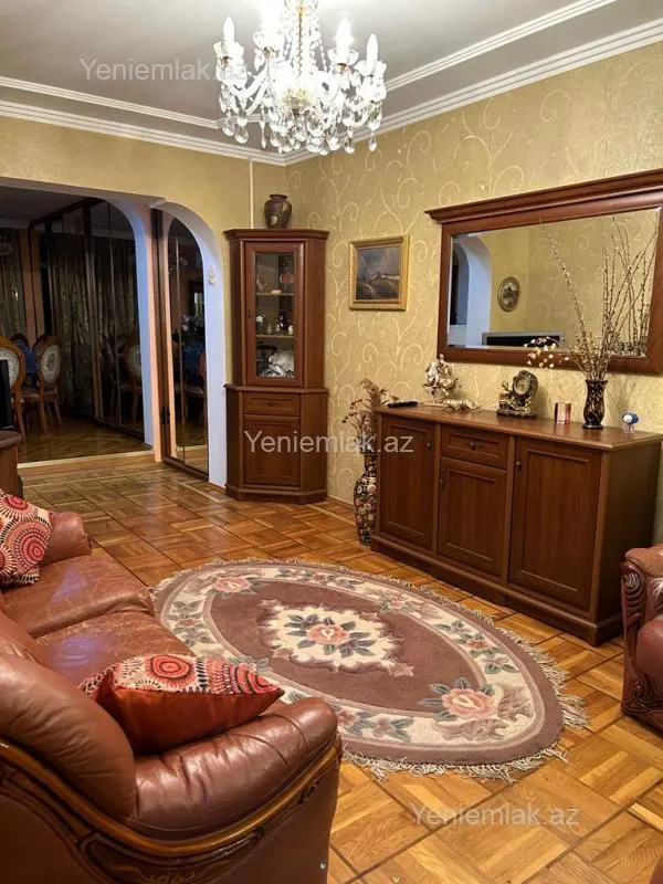 Satılır 3 otaqlı köhnə tikili 95 m²