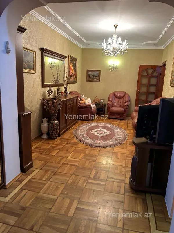 Satılır 3 otaqlı köhnə tikili 95 m²