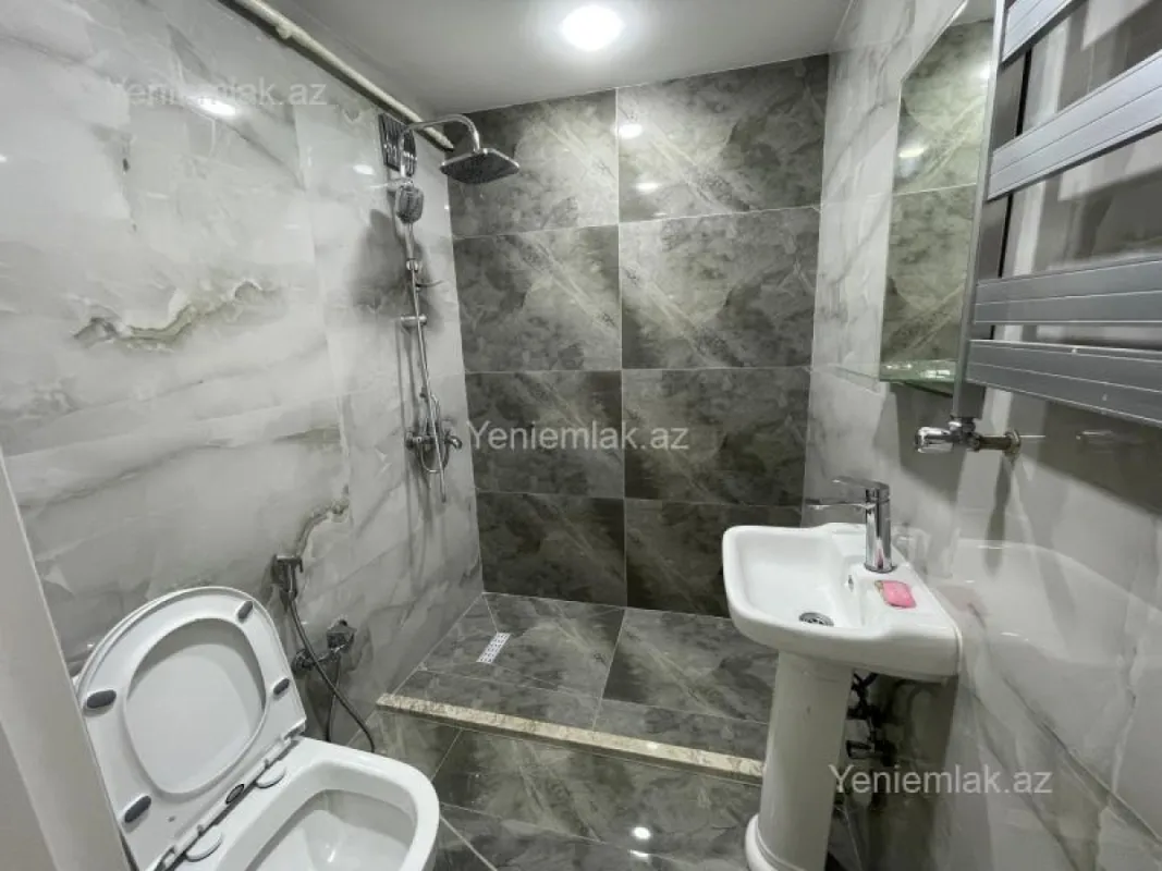 Satılır 3 otaqlı köhnə tikili 60 m²