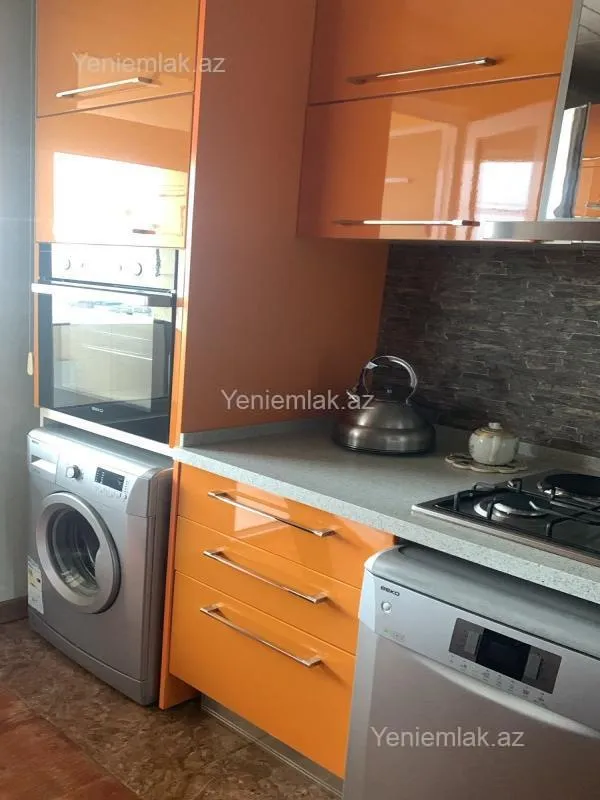Satılır 3 otaqlı köhnə tikili 68 m²
