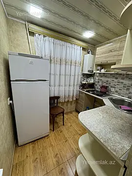 Satılır 2 otaqlı köhnə tikili 55 m²