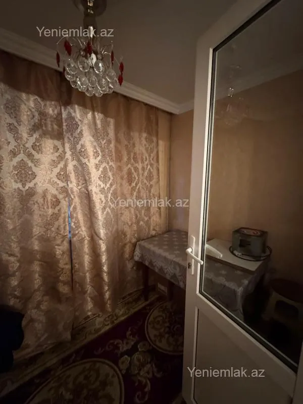 Satılır 2 otaqlı köhnə tikili 55 m²