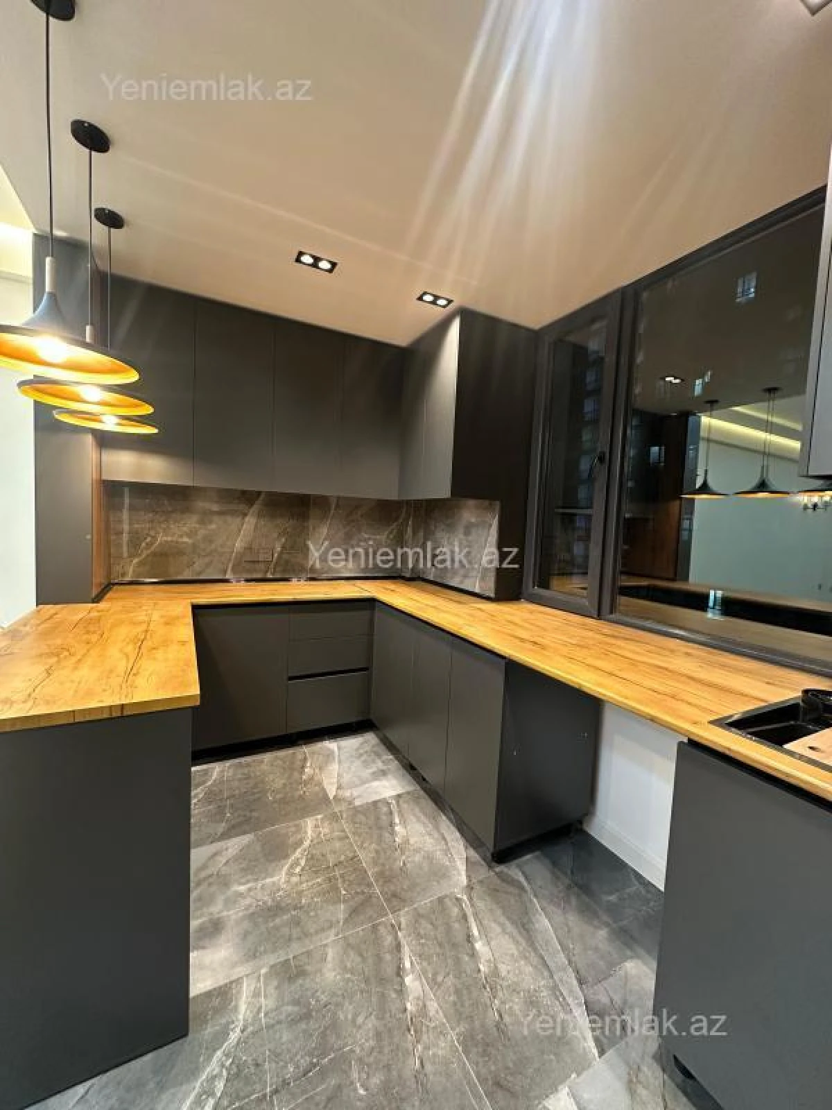 Satılır 3 otaqlı yeni tikili 100 m²