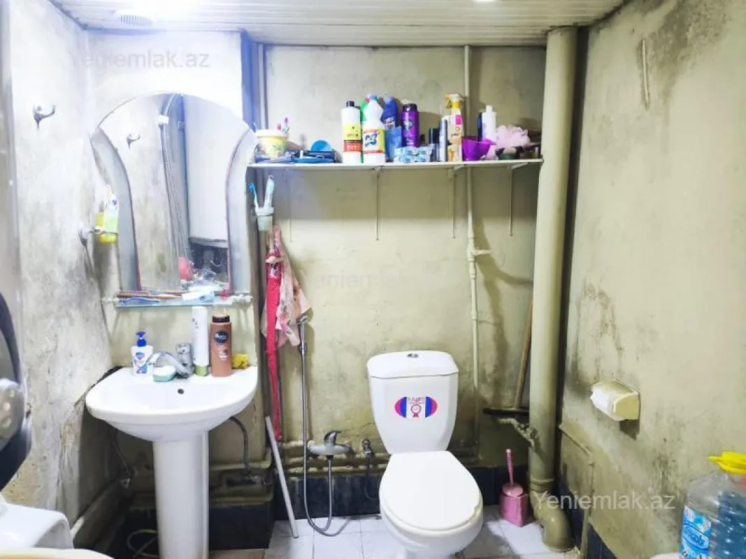 Satılır 2 otaqlı köhnə tikili 40 m²