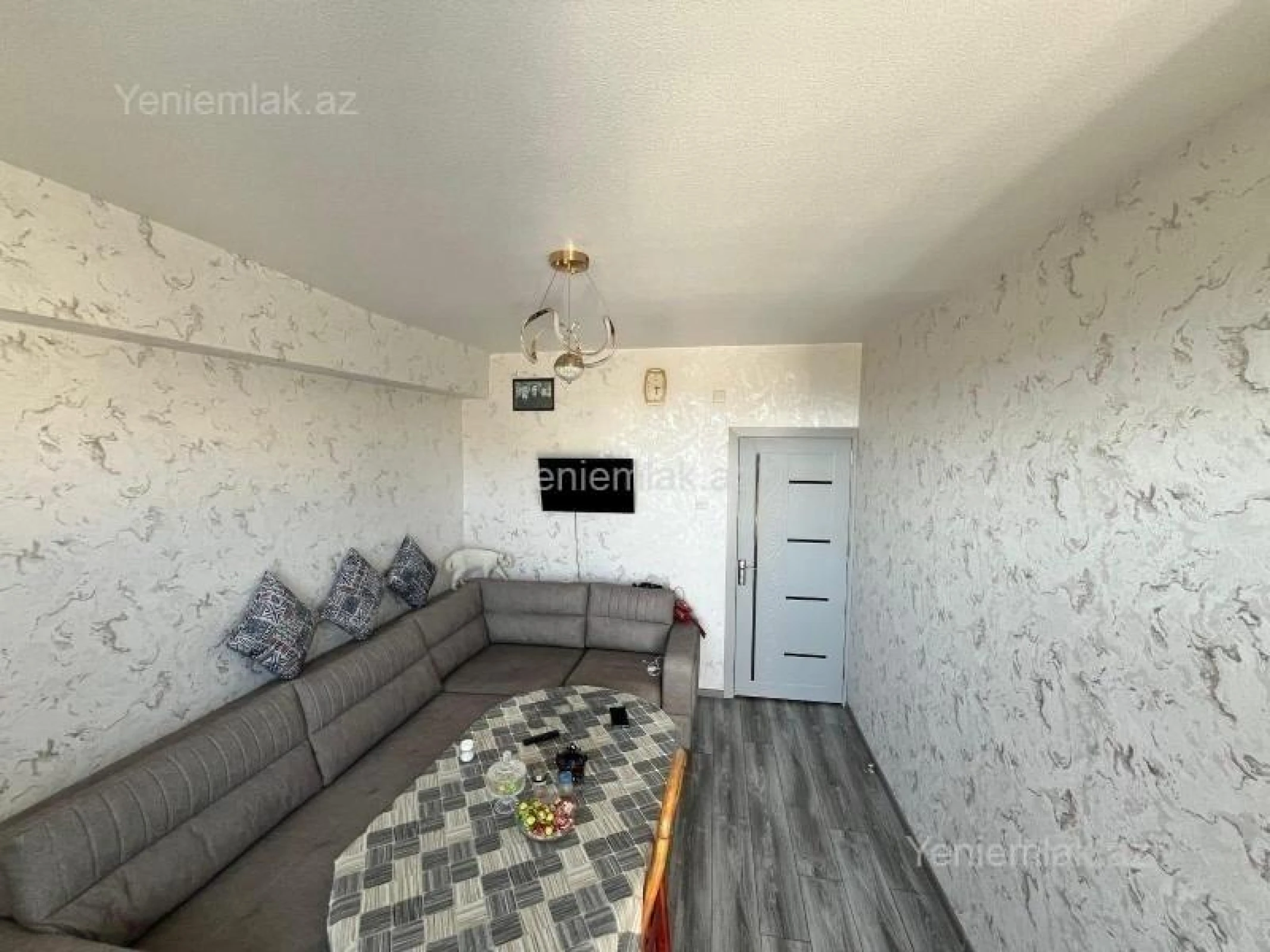 Satılır 2 otaqlı köhnə tikili 40 m²