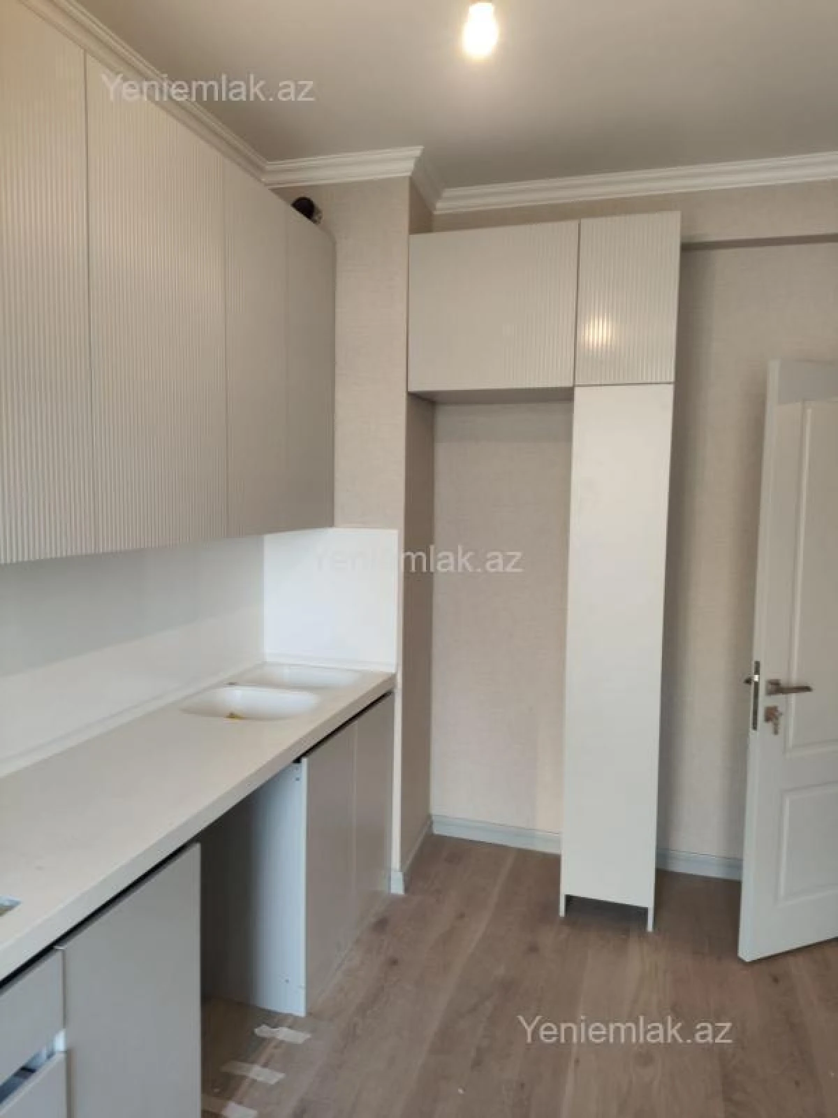 Satılır 2 otaqlı yeni tikili 61 m²