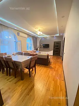 Satılır 4 otaqlı həyət evi 150 m²