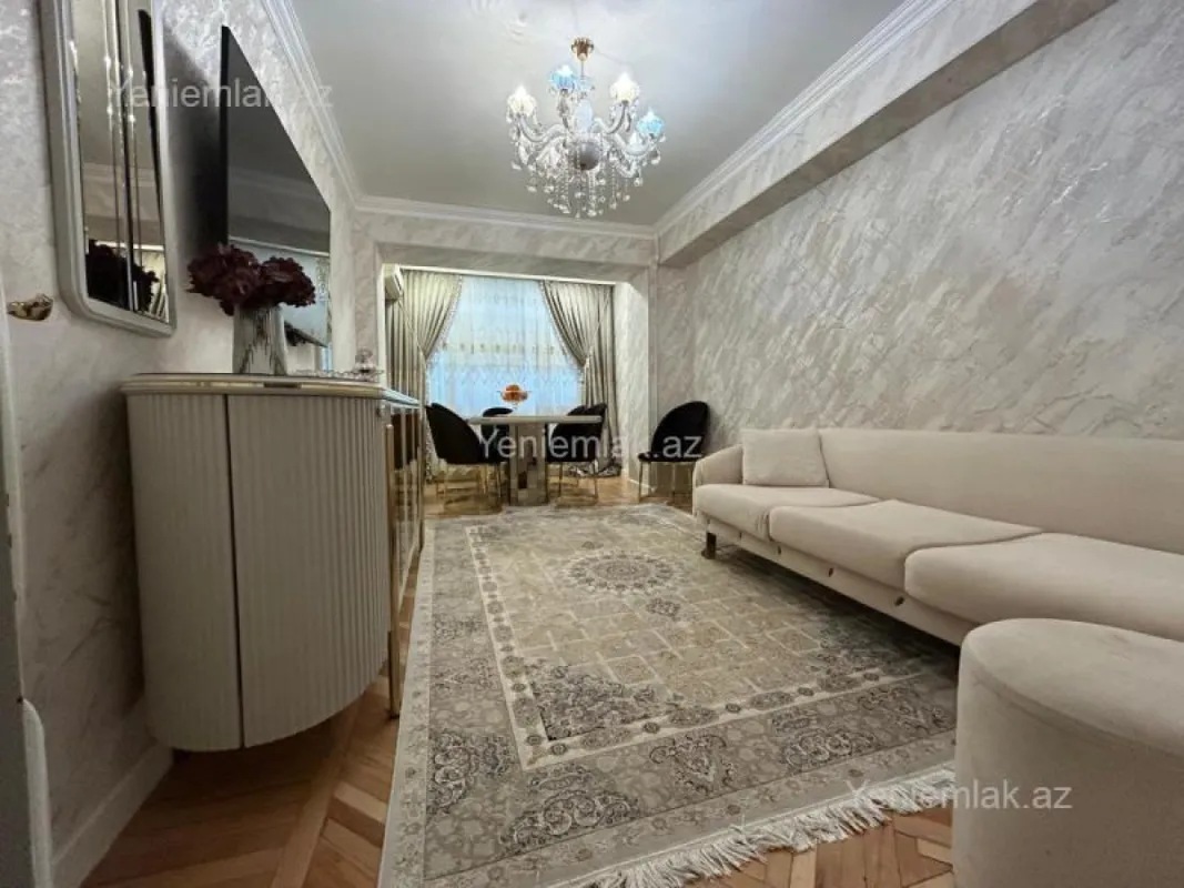 Satılır 2 otaqlı köhnə tikili 65 m²