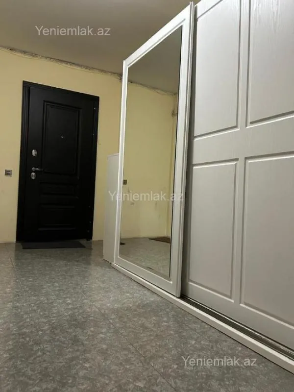 Satılır 2 otaqlı köhnə tikili 65 m²