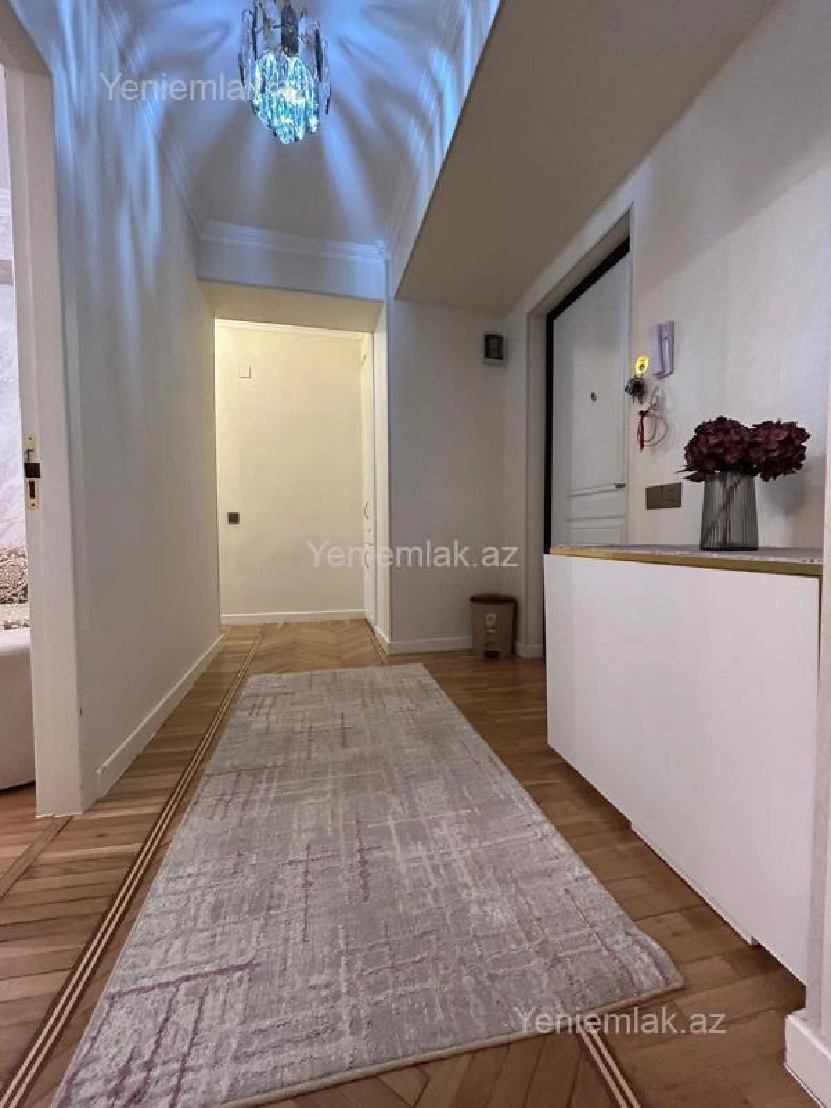 Satılır 2 otaqlı köhnə tikili 65 m²