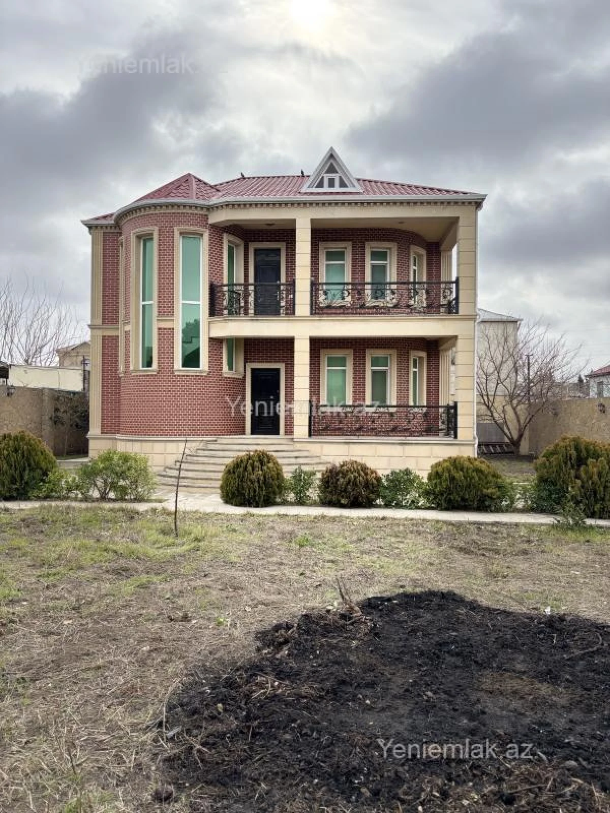 Satılır 6 otaqlı həyət evi 188 m²