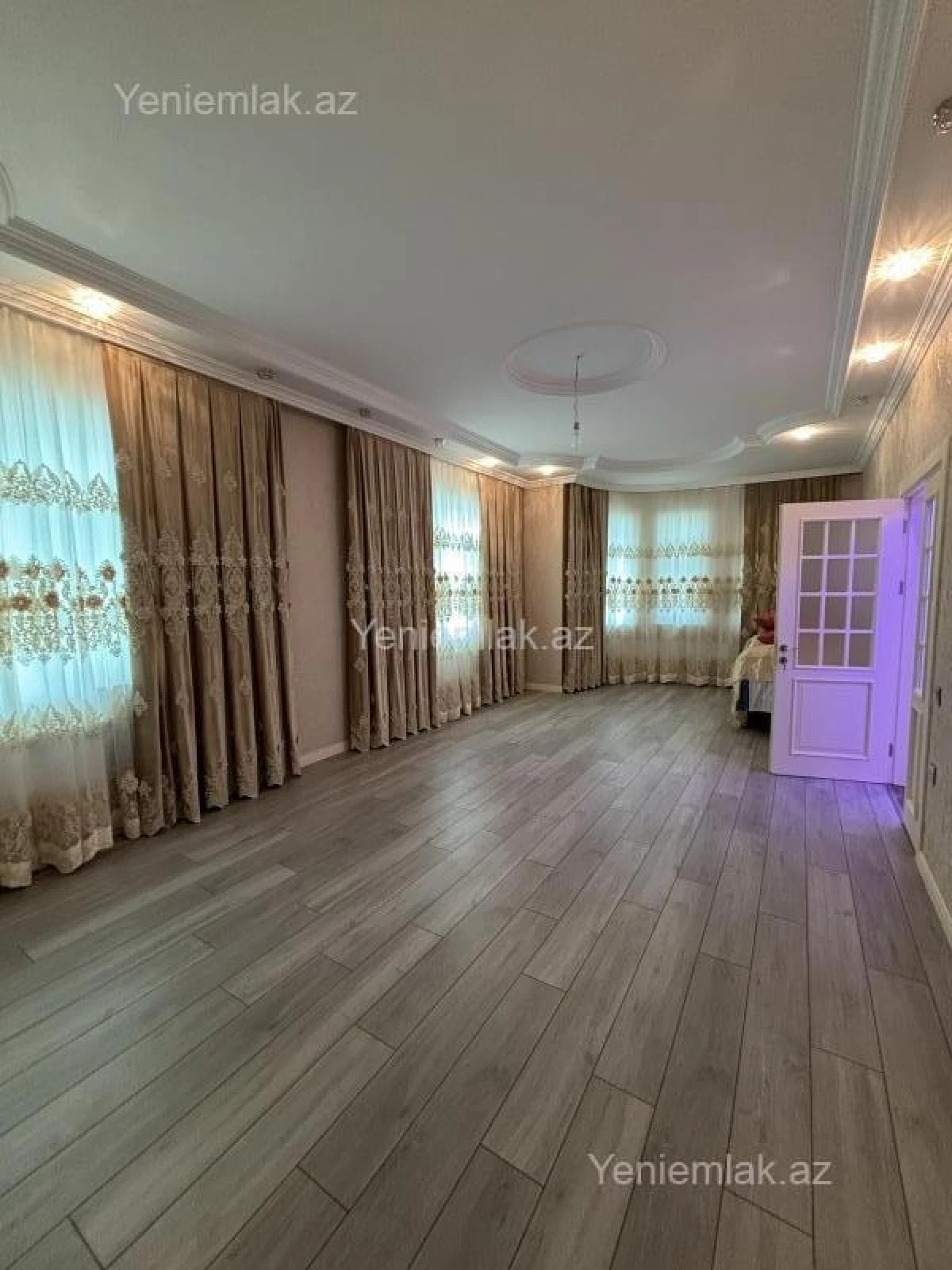 Satılır 6 otaqlı həyət evi 188 m²