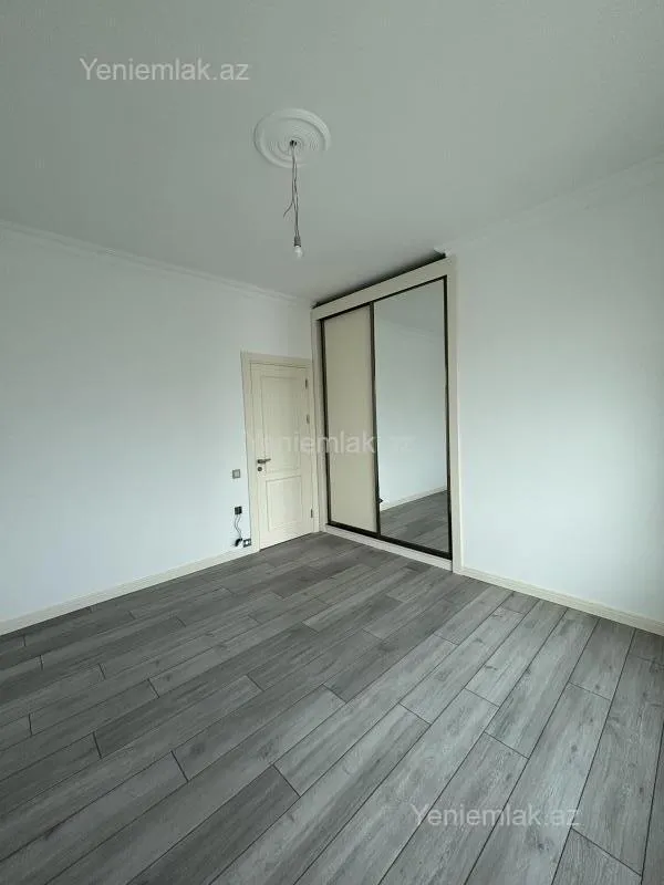 Satılır 6 otaqlı həyət evi 188 m²