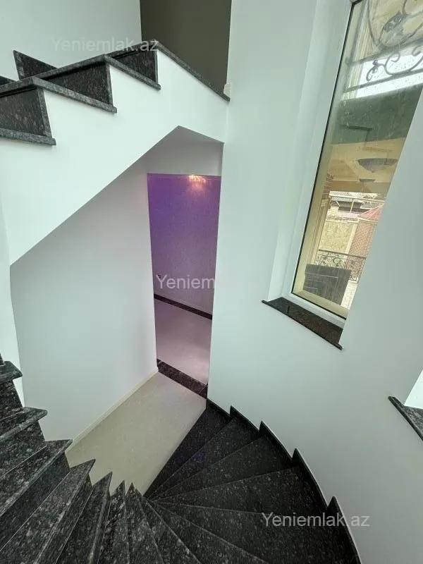 Satılır 6 otaqlı həyət evi 188 m²