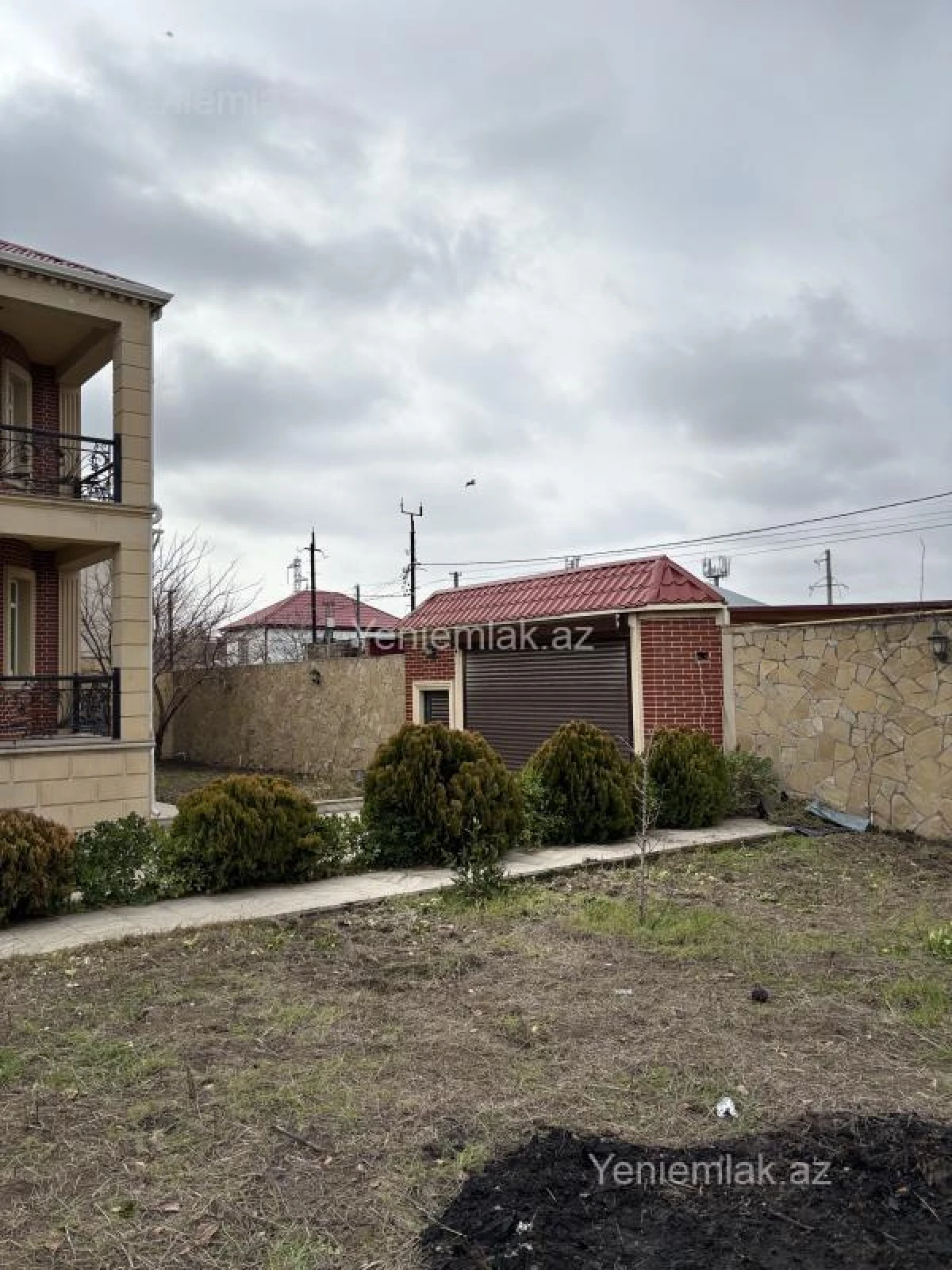 Satılır 6 otaqlı həyət evi 188 m²