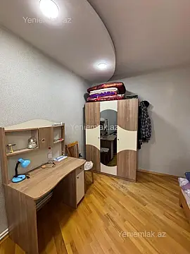 Satılır 4 otaqlı köhnə tikili 125 m²