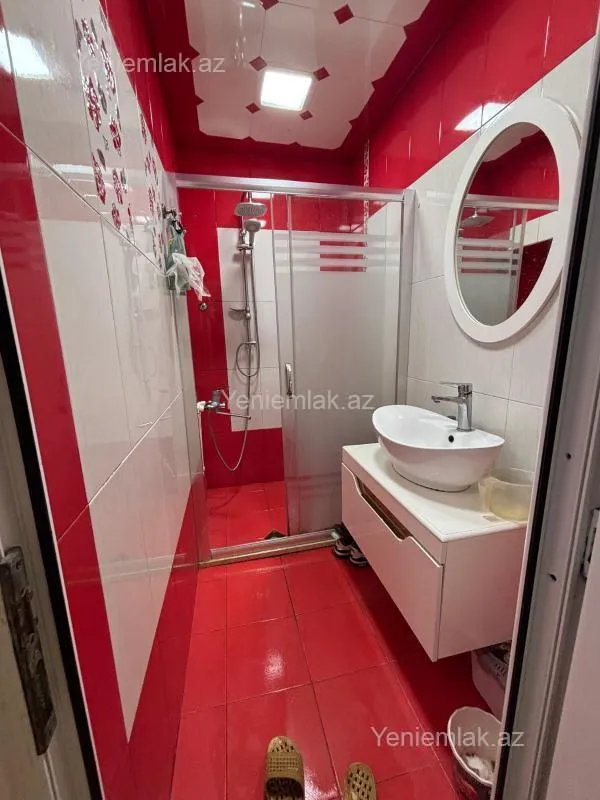 Satılır 4 otaqlı köhnə tikili 125 m²