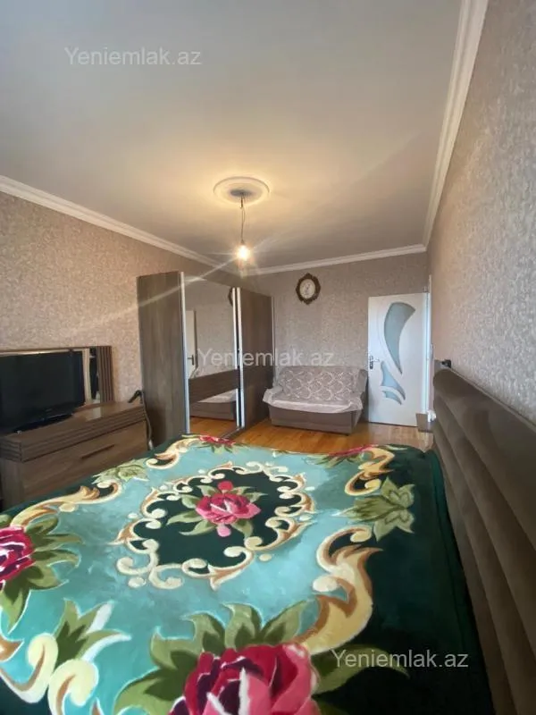 Satılır 3 otaqlı köhnə tikili 80 m²