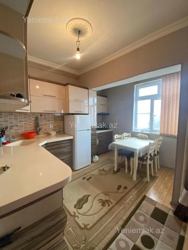 Satılır 3 otaqlı köhnə tikili 80 m²