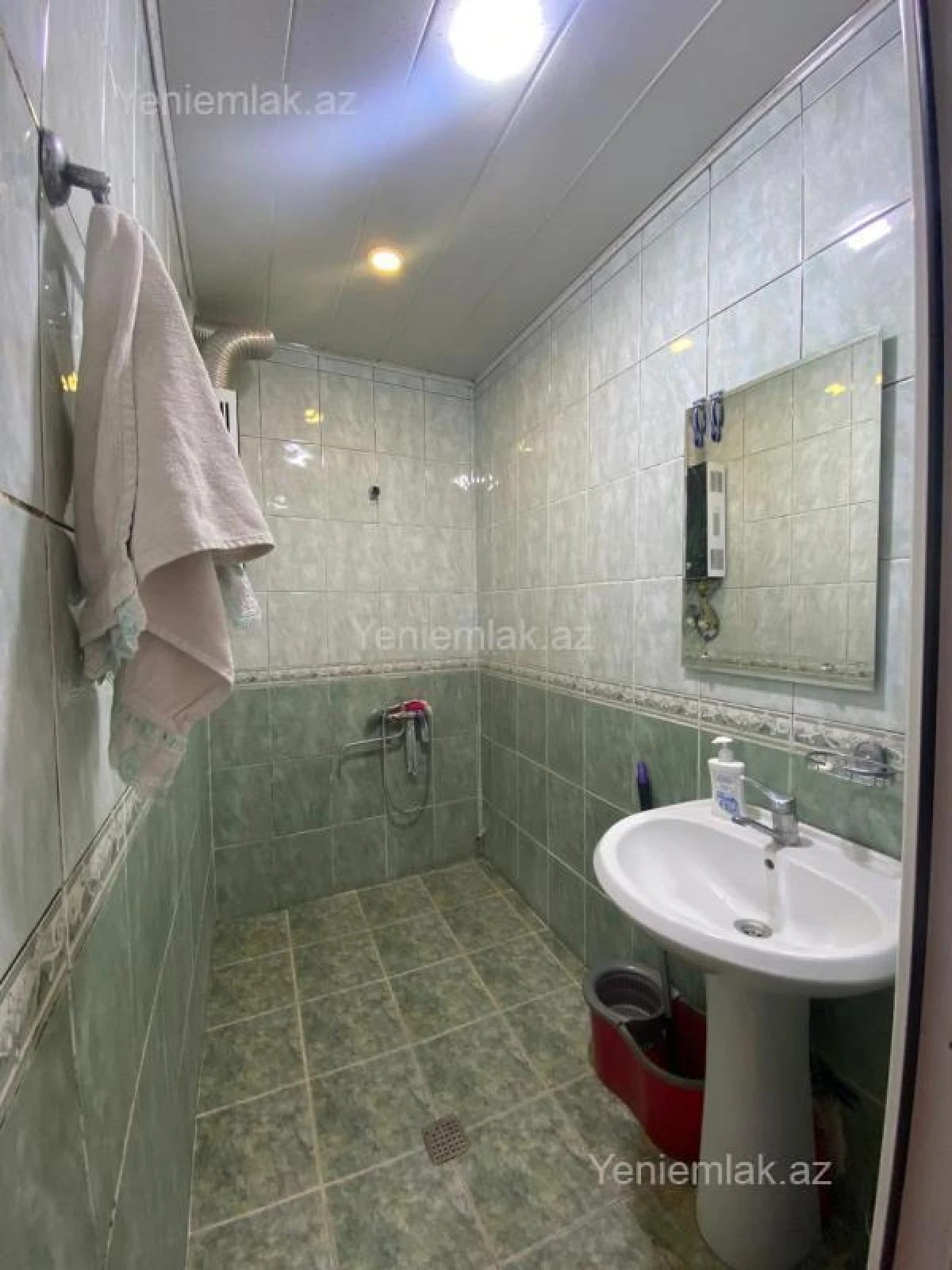 Satılır 3 otaqlı köhnə tikili 80 m²