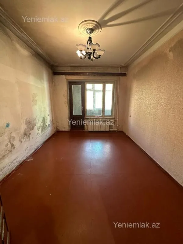 Satılır 3 otaqlı köhnə tikili 88 m²